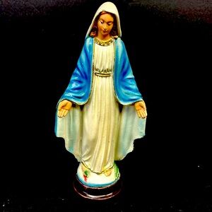 Vintage 7.5”  statue of “ The Miraculous Maddona” Positano Italy